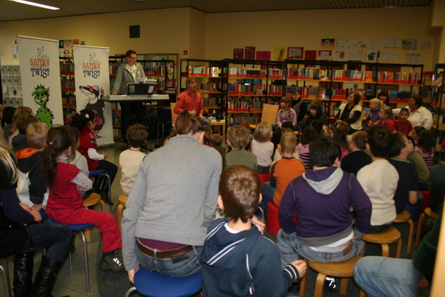 gal/2010/2010 Saitentwist Buecherei Borbeck 90 Jahre 18.11/2010 Saitentwist Buecherei Borbeck 90 Jahre 18.11. 014.jpg